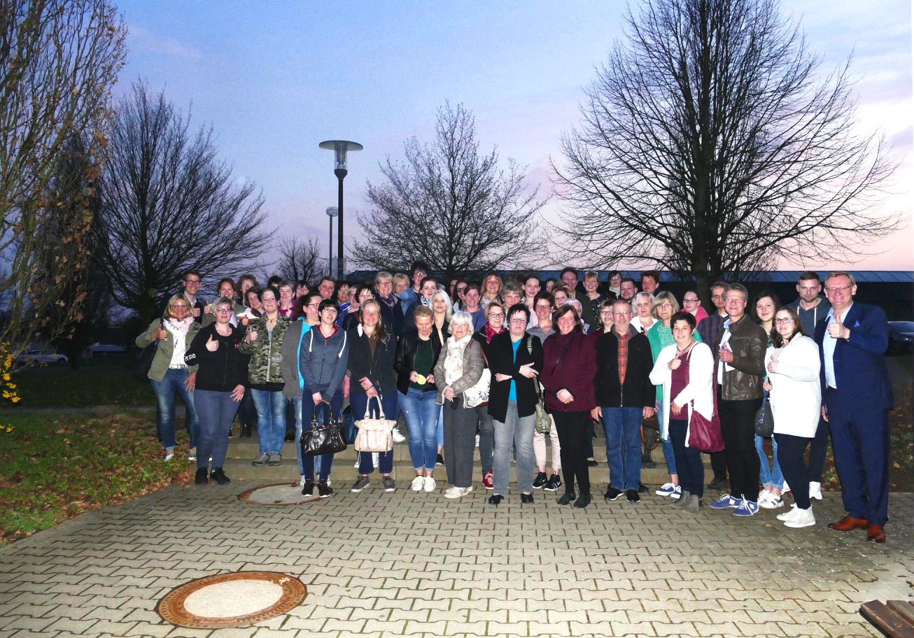 Große Gruppe Teilnehmer
